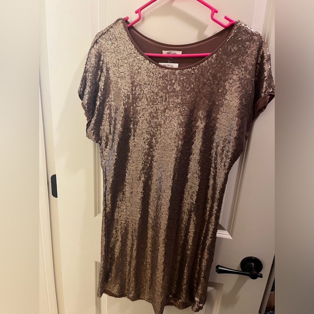 Gold sequin mini dress, NWT size large, fits like a 10-12. Perfect party dress!